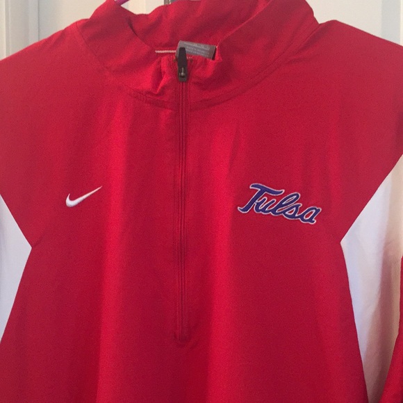 Men’s Nike “Tulsa” Pullover - Picture 4 of 6